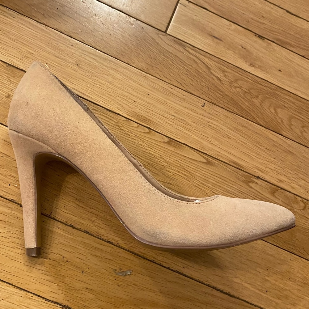Dolce Vita Blush Suede Pumps size 6